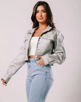 Jaqueta sarja resinada Cropped prata