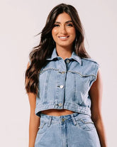 Colete jeans Cropped com aplicação