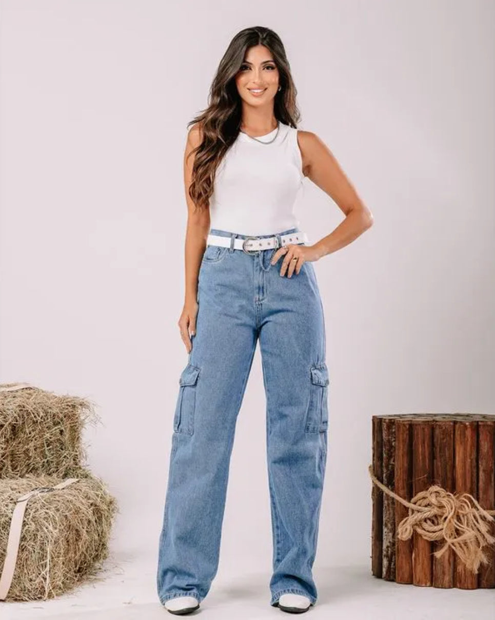Calça jeans wide leg cintura alta cargo