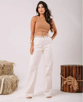 Calça jeans wide leg barra desfiada cintura alta